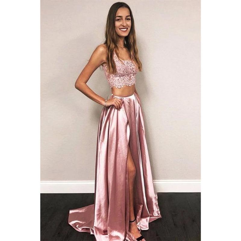 Burgunderrotes, zweiteiliges Ballkleid aus Satin mit Spitzenoberteil und Doppelträgern und Taschen 