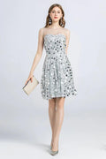 Ärmelloses Mini-Heimkehrkleid mit Juwelenspitze und Pailletten