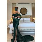 Vestido de fiesta de noche con lentejuelas, corte trompeta/sirena, hombros descubiertos, abertura lateral, sin mangas