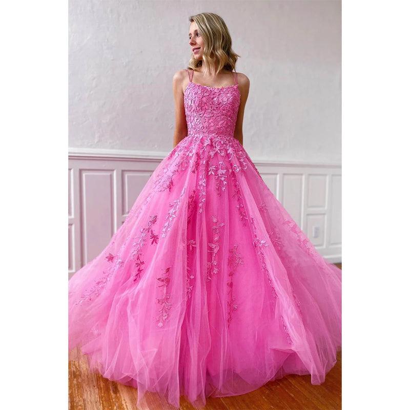 Vestido de fiesta largo de corte A con tirantes cruzados y apliques de tul azul cielo