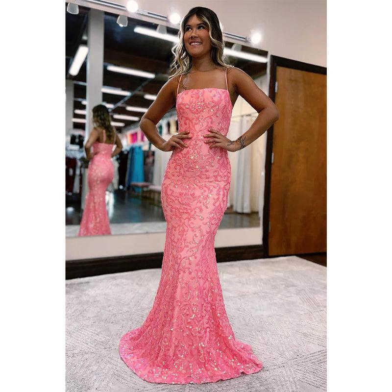 Vestido de fiesta largo con tirantes finos, lentejuelas y apliques