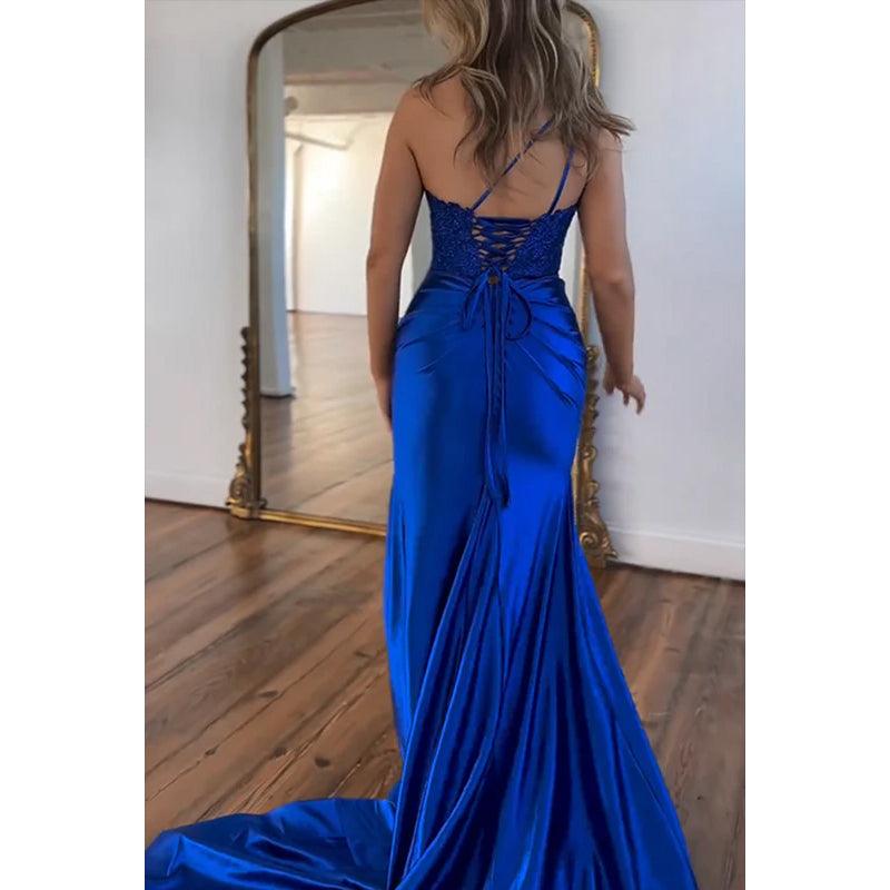 Elegante vestido azul real de fiesta formal de graduación con escote en V, sin mangas, un hombro y abertura lateral