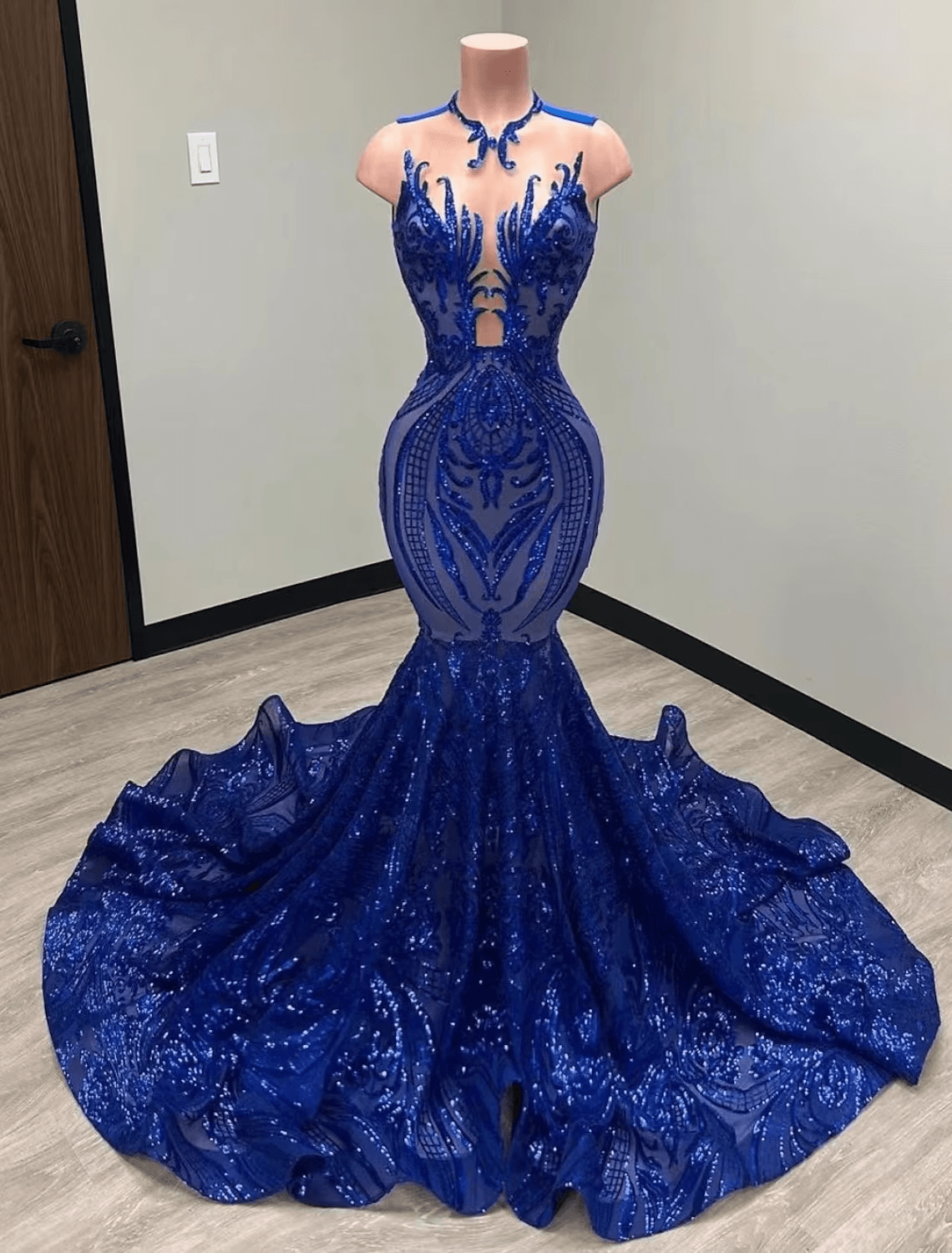 Mermaid / Trumpet Evening Gown Elegant Dress Formal Court Train Sleeveless Illusion Neck Sequined with Sequin