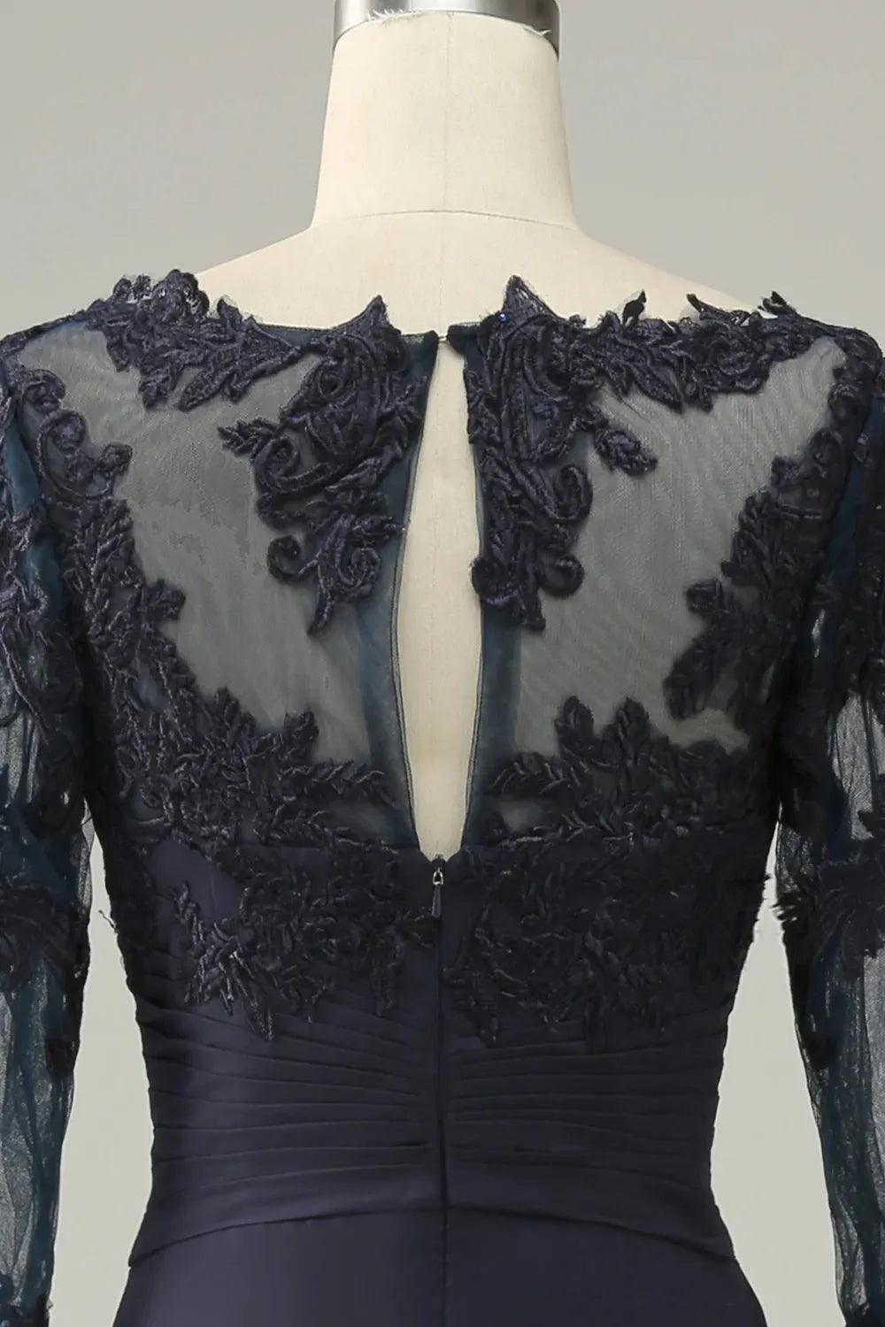 Vestido de madre de la novia asimétrico con mangas largas