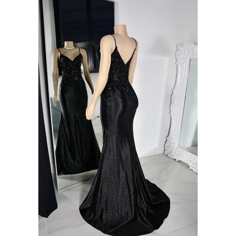 Glamouröses und dramatisches Abendkleid mit Spaghettiträgern und V-Ausschnitt im Meerjungfrauen-Stil mit Pailletten