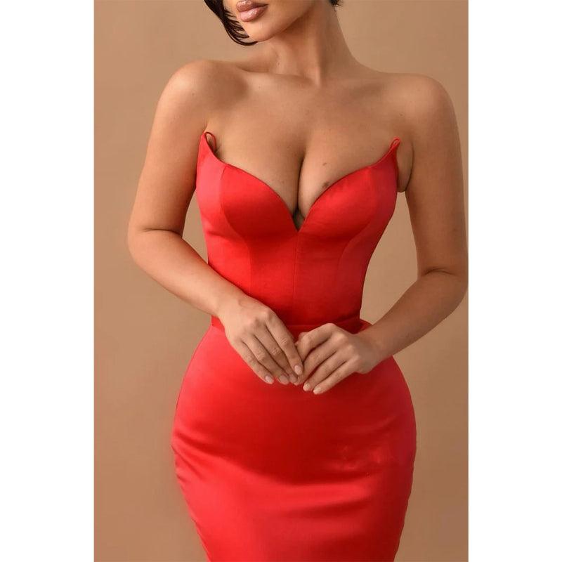 Vestido formal de satén con escote en V, sin tirantes y cola 