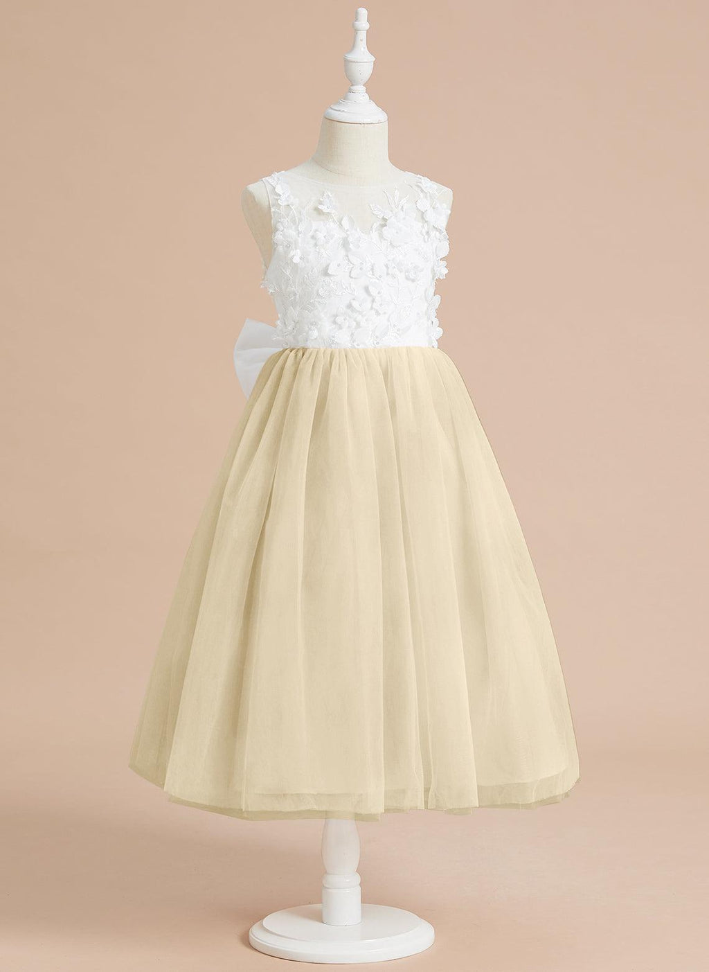 Vestido largo hasta la rodilla con encaje floral y lazo grande 