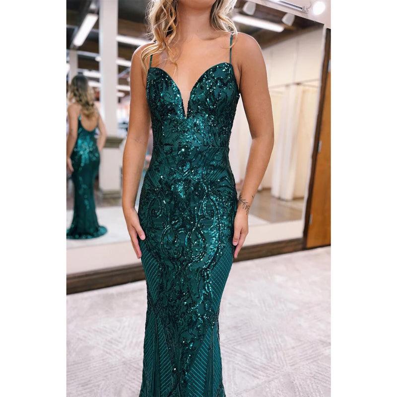 Vestido de fiesta de graduación con escote en V, tirantes finos y apliques 