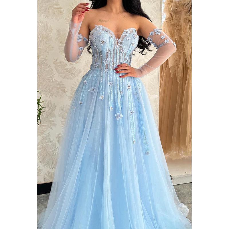 Vestido de noche largo de tul con apliques y cuentas, sin tirantes y escote en forma de A