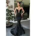 Vestidos de fiesta negros de corte sirena con escote en V pronunciado y tirantes finos 