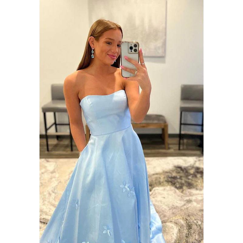 Trägerloses, langes Ballkleid in A-Linie mit Applikationen und Schleppe