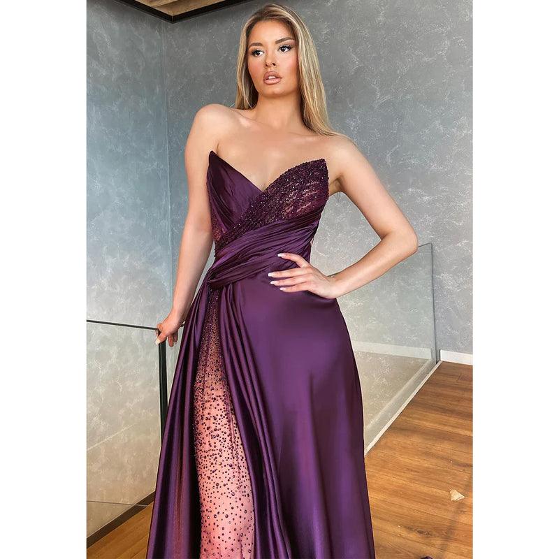Vestido de fiesta largo con cola larga, ilusión de cuentas y brillante sin tirantes y abertura 