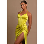 Vestido de noche largo fruncido con escote halter y escote corazón con abertura en el muslo