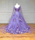 Vestido de fiesta de encaje floral lavanda, corte A, mangas tipo capa, corte A, escote corazón, tul escalonado, largo con abertura