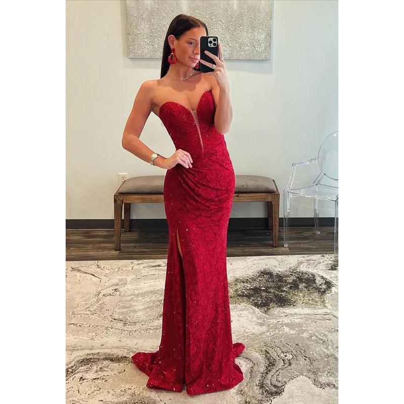 Glamouröses und dramatisches, ärmelloses Ballkleid mit glitzerndem Trompeten-Ausschnitt und tiefem V-Ausschnitt