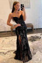 Vestido de fiesta sirena sin tirantes de encaje con abertura