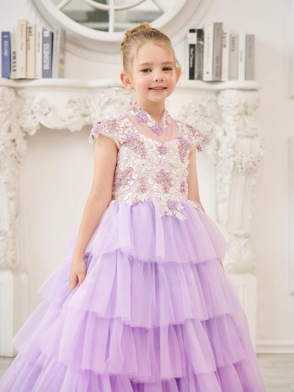 Lila Prinzessinnen-Ballkleid aus Tüll mit Blumenapplikationen und Perlen für Mädchen 