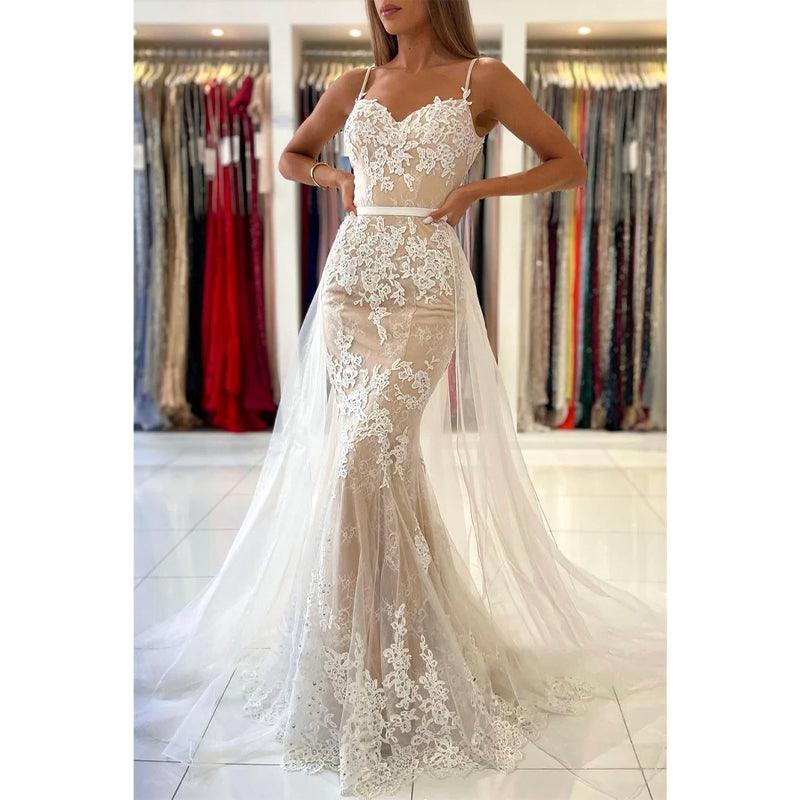 Meerjungfrau-Abendkleid mit Spaghettiträgern und Spitzenapplikationen 