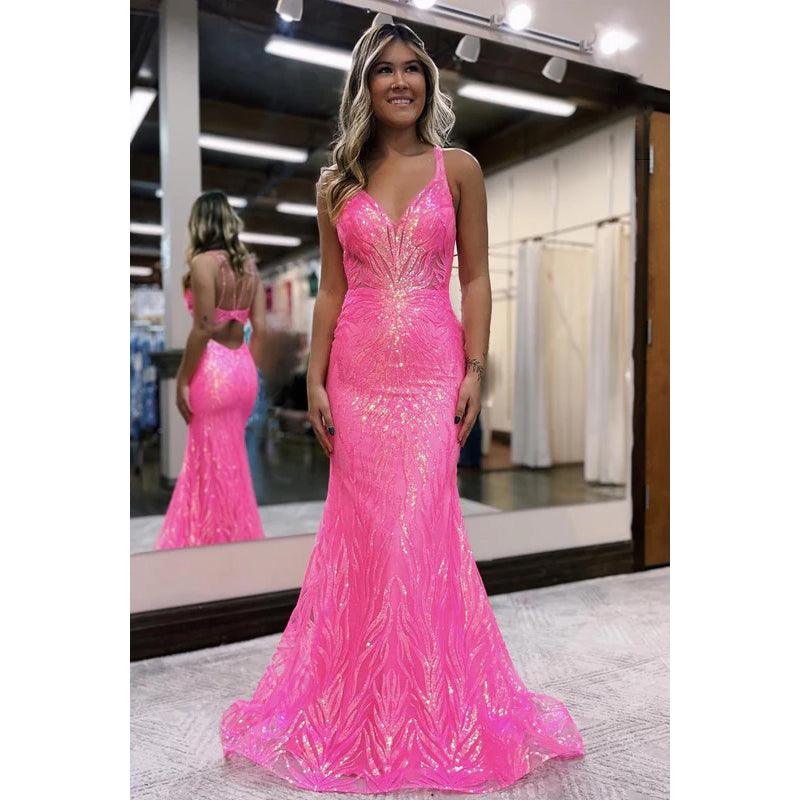 Vestido de fiesta de noche con lentejuelas, escote en V y tirantes adornados, corte trompeta/sirena