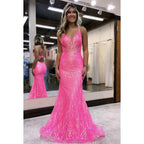 Vestido de fiesta de noche con lentejuelas, escote en V y tirantes adornados, corte trompeta/sirena