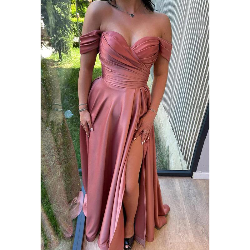 Wunderschönes und bezauberndes Ballkleid mit Flügelärmeln, seitlichem Schlitz, schulterfrei, A-Linie und Schlitz