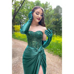 Vestido de noche largo de satén fruncido con cuentas y escote corazón sin tirantes para fiesta de graduación