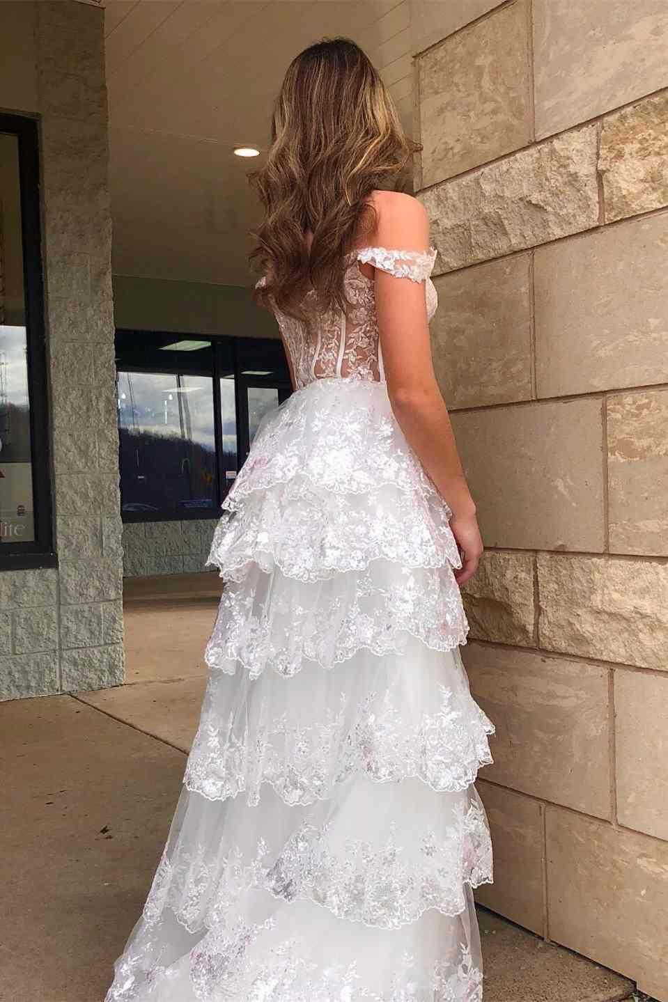 Vestido de fiesta de corte A con encaje, escote corazón, capas, largo con abertura