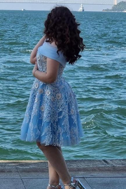 Vestido de fiesta de tul azul claro con hombros descubiertos, manga corta y apliques, corte A