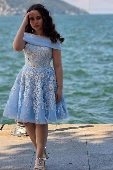 Vestido de fiesta de tul azul claro con hombros descubiertos, manga corta y apliques, corte A