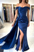 A-Linie, königsblau, herzförmiger Ausschnitt, Schlitz vorn, schulterfrei, trägerlos, Ballkleid mit Rüschen
