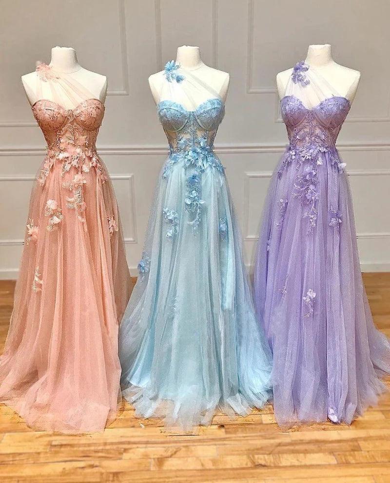 Schwarzes, langes A-Linien-Abendkleid mit One-Shoulder-Ausschnitt und 3D-Applikationen