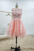 A-line Lace Bateau Neckline Pink Homecoming Dresses With Appliques