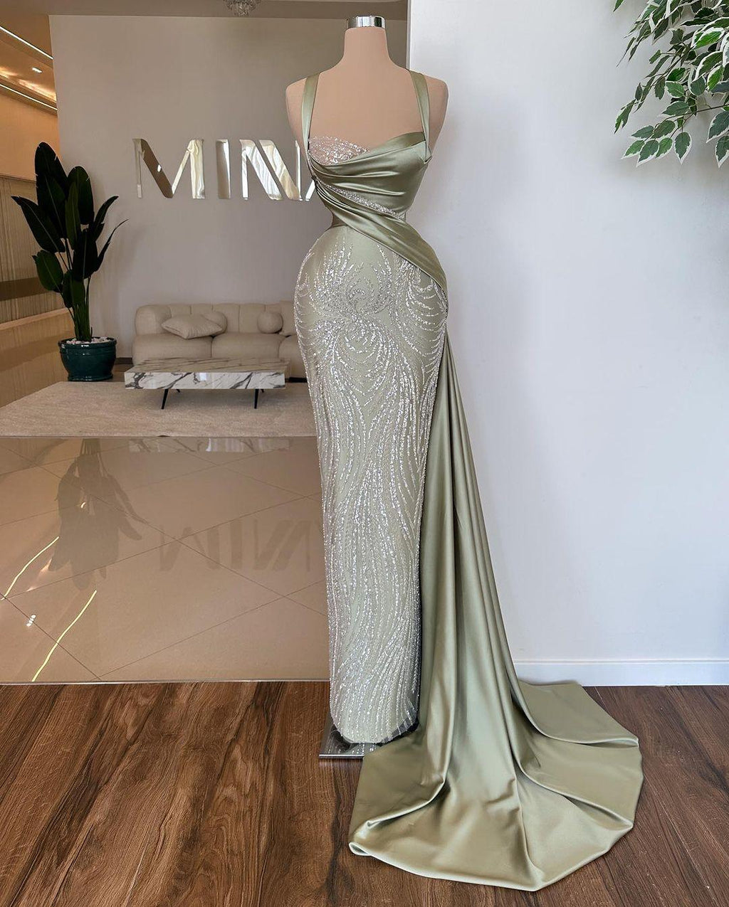 Erstaunliches langes Meerjungfrauen-Träger-Spitzen-Pailletten-Perlen-ärmelloses Ballkleid