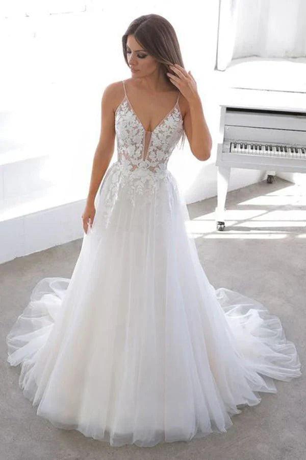 Impresionantes vestidos de novia sin espalda con apliques y tirantes