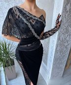 Wunderschönes langes schwarzes Meerjungfrau-Ballkleid mit einer Schulter und Schlitz