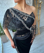 Wunderschönes langes schwarzes Meerjungfrau-Ballkleid mit einer Schulter und Schlitz