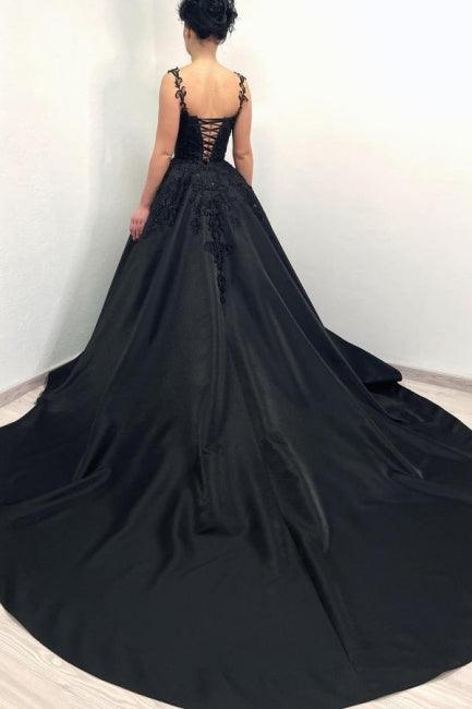 Schwarzes Ballkleid mit bauschigem Abendkleid und Trägern