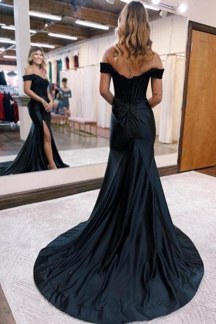 Schwarzes schulterfreies Ballkleid im Meerjungfrauen-Stil mit hohem Schlitz
