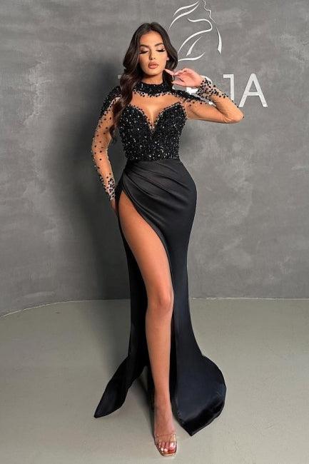 Schwarzes Ballkleid mit Schlitz vorn, Neckholder, bodenlang, langen Ärmeln und Perlenbesatz