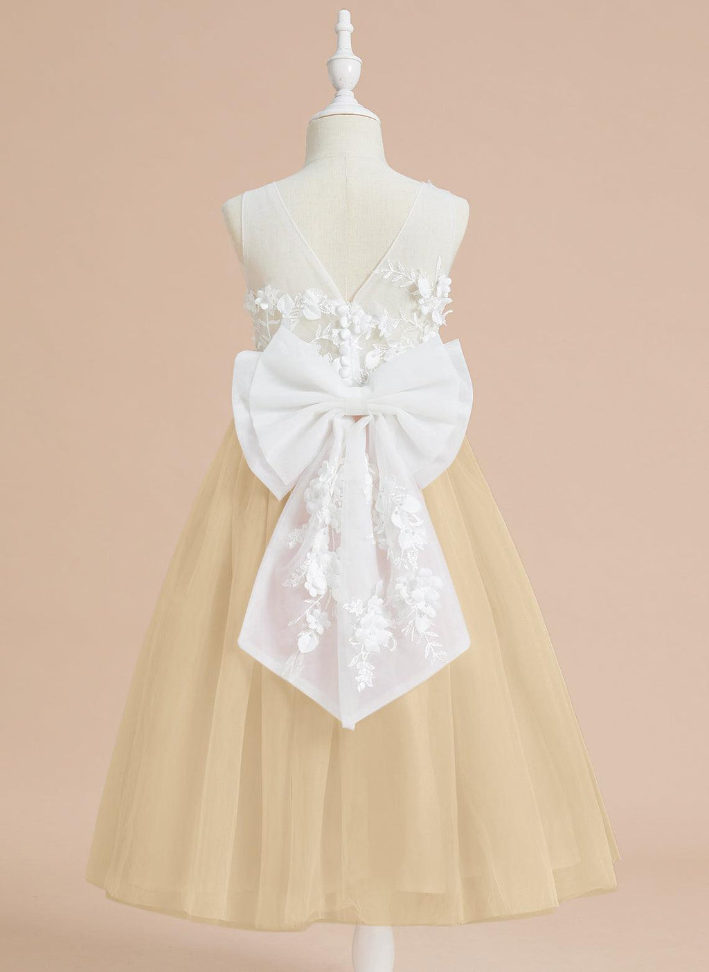 Vestido largo hasta la rodilla con encaje floral y lazo grande 
