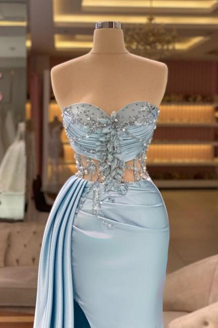 Säulen-Abendkleid mit Schlitz vorn, bodenlang, herzförmiger Ausschnitt, trägerlos, ärmellos, himmelblau, Rüschen, Fleck, Ballkleid mit Perlenbesatz