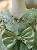 Vestido verde salvia de manga larga hasta la rodilla para niña 