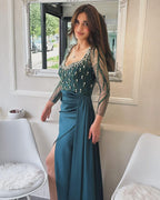 Designer-Ballkleid mit U-Ausschnitt und langen Ärmeln, Strasssteinen, Satin und Tüll, Schlitz