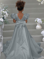 Kleid für Blumenmädchen mit Puffärmeln, Schleife, Knopfleiste hinten und Schleppe 