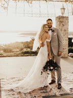 Vestidos de novia elegantes color marfil con tirantes finos, tul, encaje, escote en V y apliques