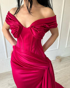 Elegantes langes Meerjungfrau-Ballkleid aus Satin mit schulterfreiem, ärmellosem V-Ausschnitt und Fuchsia