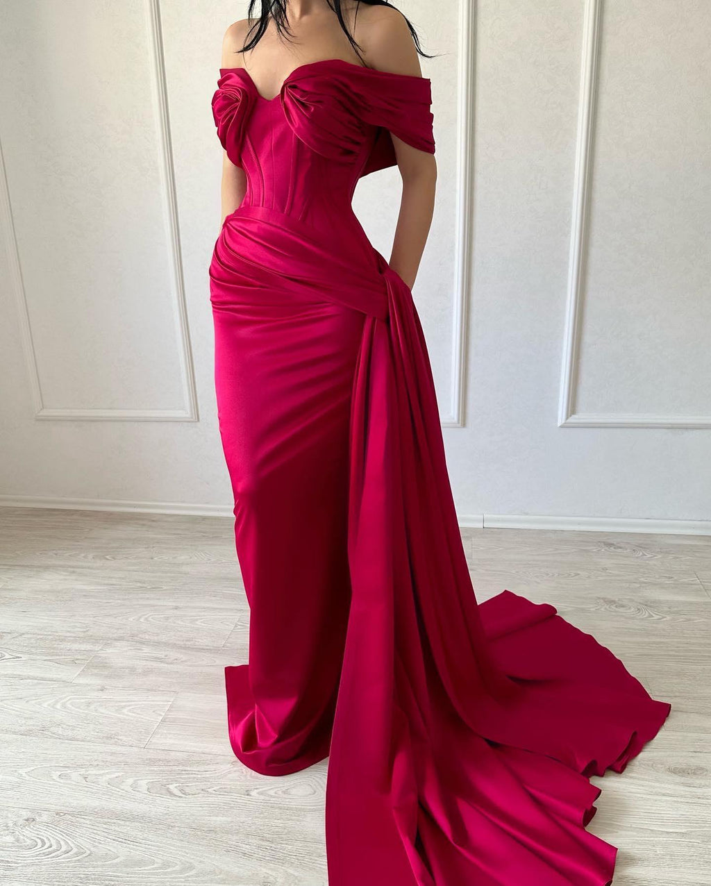 Elegantes langes Meerjungfrau-Ballkleid aus Satin mit schulterfreiem, ärmellosem V-Ausschnitt und Fuchsia