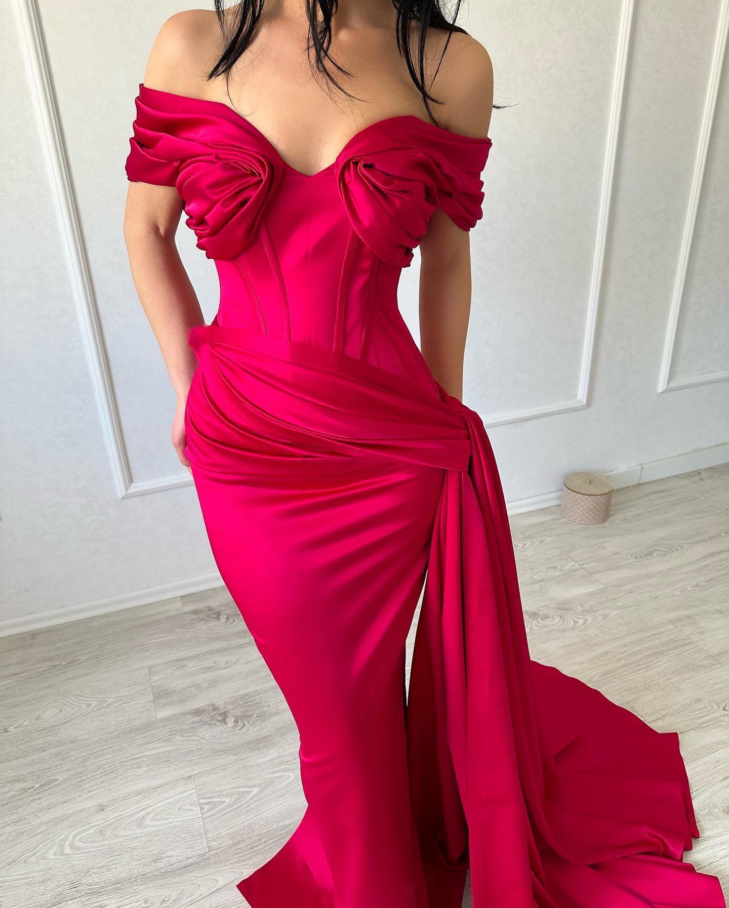 Elegantes langes Meerjungfrau-Ballkleid aus Satin mit schulterfreiem, ärmellosem V-Ausschnitt und Fuchsia