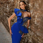 Elegantes langes königsblaues One-Shoulder-Meerjungfrau-Ballkleid mit Perlenbesatz und Spitze und Rüschen