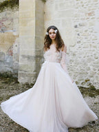 Vestidos de novia elegantes con escote redondo y mangas largas de tul con flores